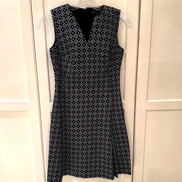 EUC Brooks Brothers Navy Blue & White Geometric Print A-Line Flare Dress - 0P - Picture 2 of 8